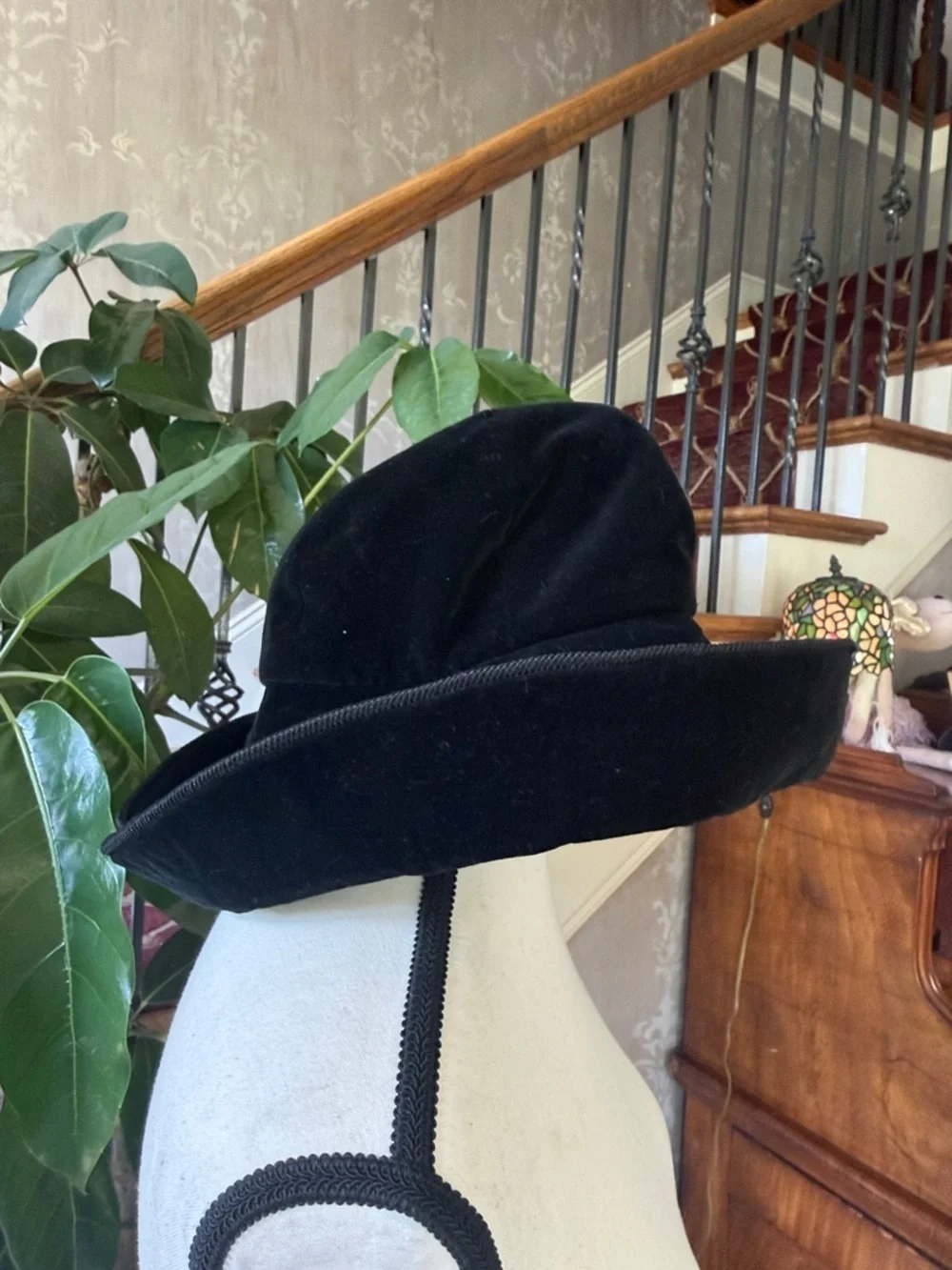 PATRICIA UNDERWOOD New York ladies felt black hat, excellent condition